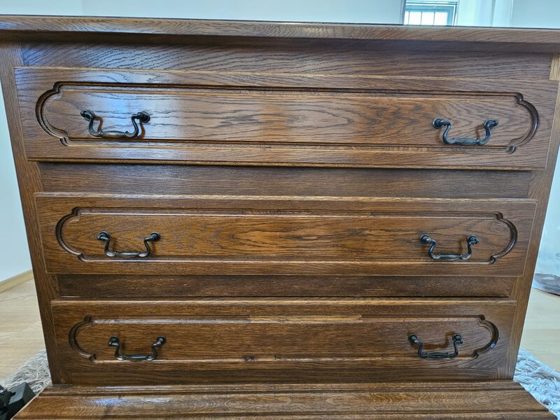 Noptiera lemn masiv.