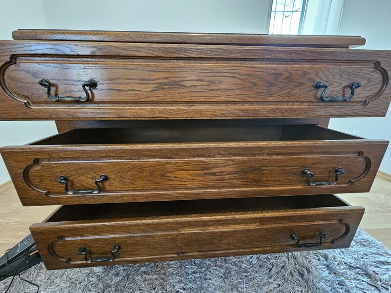 Noptiera lemn masiv.